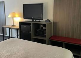 Ramada by Wyndham Waupaca 4