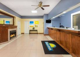 Days Inn by Wyndham Orangeburg South 2