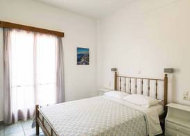 Finikas Santorini 2
