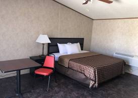 Monahans Country Inn 3