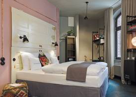 25hours Hotel Altes Hafenamt 5