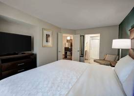 Staybridge Suites HOLLAND by IHG 5