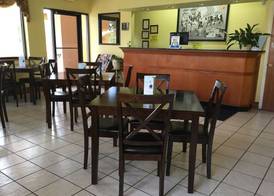 Super 8 by Wyndham Walterboro 3
