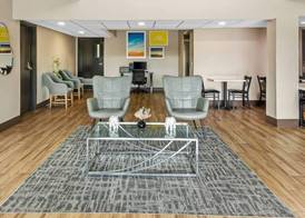 Days Inn & Suites by Wyndham DeSoto 3