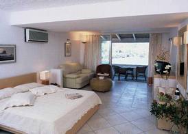 Cape Kanapitsa Hotel & Suites 4