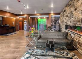 Cobblestone Hotel & Suites Hartford 2