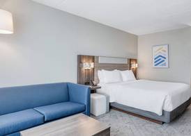 Holiday Inn Express & Suites COLUMBUS AIRPORT by IHG 2