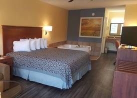 Days Inn by Wyndham Trenton 5