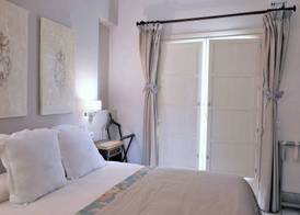 ApartaSuites Alberca Deluxe 4
