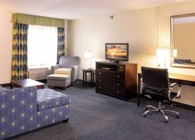 Holiday Inn Express & Suites ST. JOSEPH LAKEFRONT by IHG 4