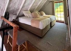 Cozy Camps Bay House with mountain and sea view 2