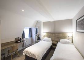 Half Moon, Sherborne by Marston's Inns 4