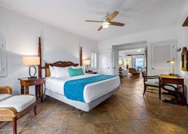 Harbour Village Beach Club 3