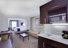 Holiday Inn Express & Suites MEBANE by IHG 4