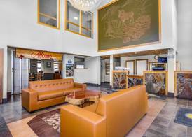 Days Inn by Wyndham Golden 2