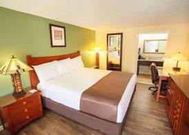 Travelodge by Wyndham Macon West 5