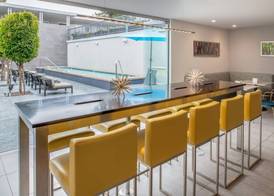 Hotel Lucent 2