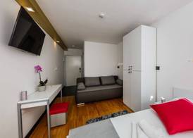 All Saints Suites B&B Kastela 3
