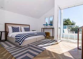 Seafront Luxury Apartments Fun 5