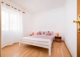 Cozy Apartment Marija With Garden 3