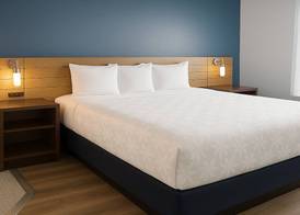 Rancho San Diego Inn & Suites 5