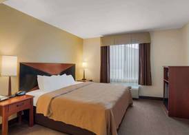 Quality Inn & Suites Chambersburg Northeast 4