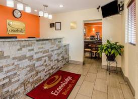 Econo Lodge Near Motor Speedway 3