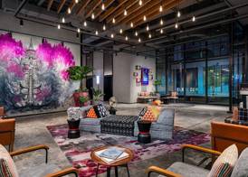 Moxy Bangkok Ratchaprasong 2