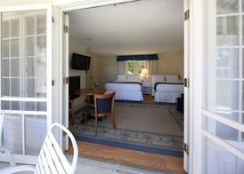 Colonial Inn Harbor Springs 2