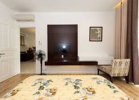 Garden view Apartment - 2 mins to beach 4