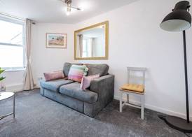 Spacious London stay - 3 Bedroom property 3