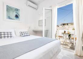 Pelican Paros 3