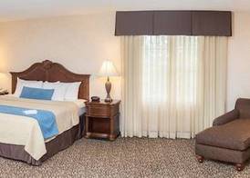 Best Western Plus Steeplegate Inn 4