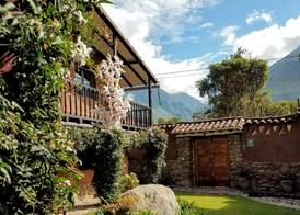 Lizzy Wasi Urubamba 5