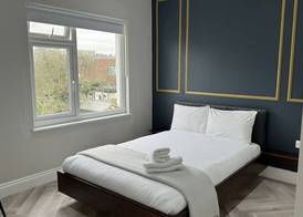 London Studios and Suites 3
