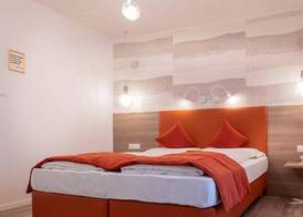 SCHLOSSHOF SÜDTIROL - Hotel & Camping Resort 4