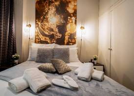 Corona Deluxe Apt Must 5