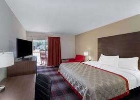 Ramada by Wyndham Maggie Valley 4