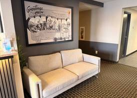 Super 8 by Wyndham Windsor 3