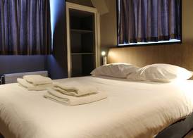 Hotel Blossoms 3