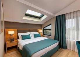 Pukka Hotel 5
