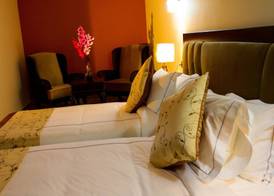 Queen Plaza Hotel 4