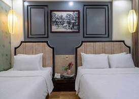 Bella Premier Hotel & Rooftop Skybar 5