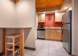 Mountain Edge Suites at Sunapee, an Ascend Collection Hotel 5