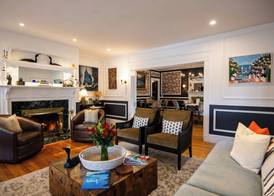 Sand Bar Cottage Inn 3