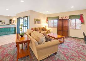 Super 8 by Wyndham Bonne Terre 2