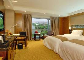 Lake View Hotel 3