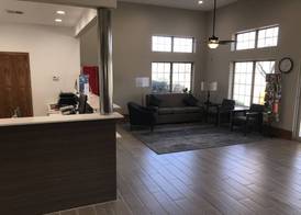 Days Inn by Wyndham Grove 4