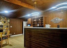 Howard Johnson by Wyndham Hinton 4