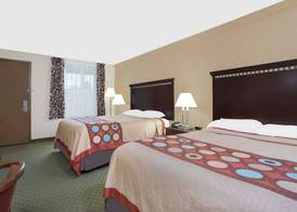 Super 8 by Wyndham Danville 3